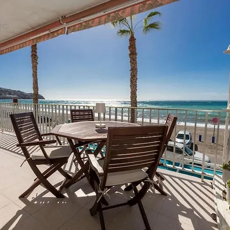 Szimple Magnific Seaviews